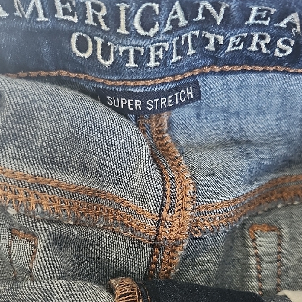 American Eagle Outfitters Women's Blue Denim Shorts Super High Rise Shortie 10 - Picture 3 of 5